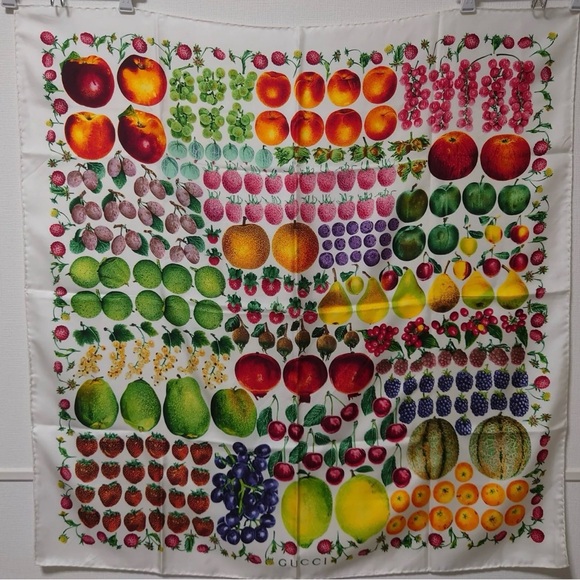 GUCCI Large Colorful Fruit and Berries Silk Scarf - Picture 1 of 9